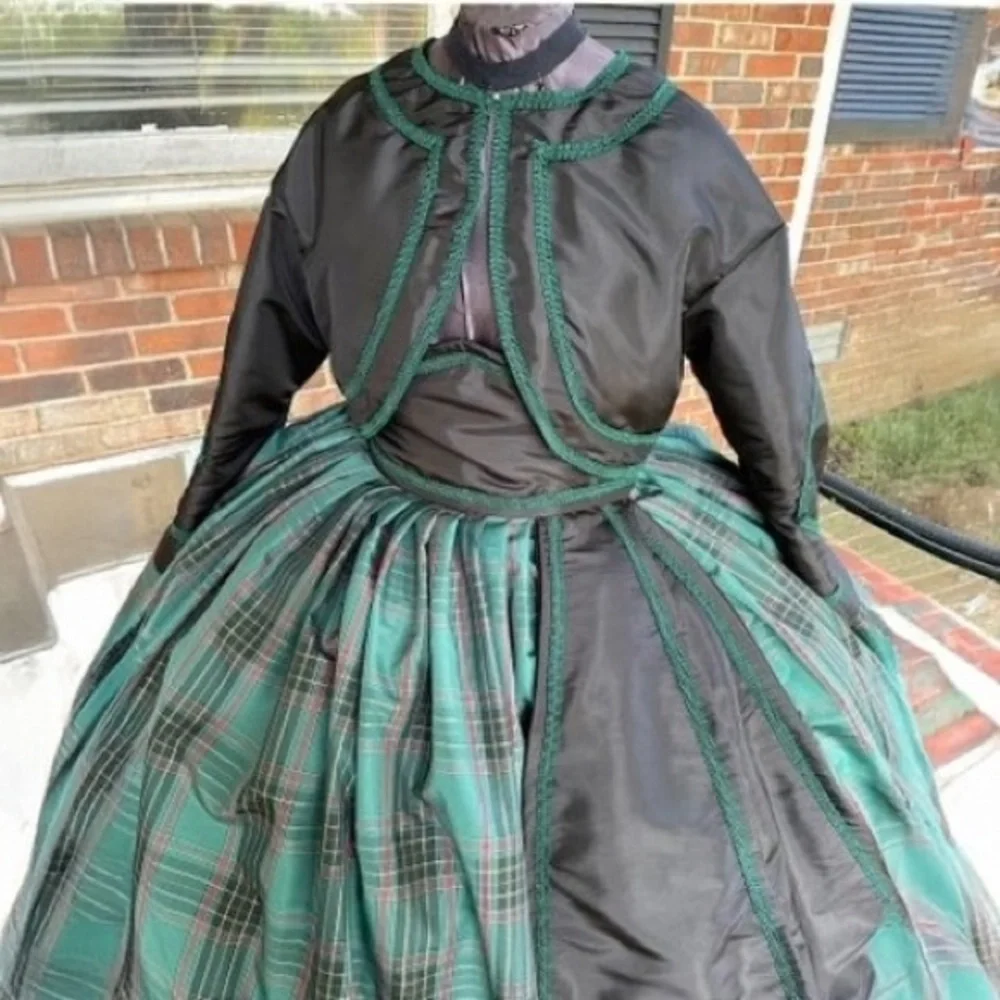 Civil War Reenactor Ladies Dress/Gown Green and Black Plaid Taffeta 38” NWOT - Picture 2 of 5